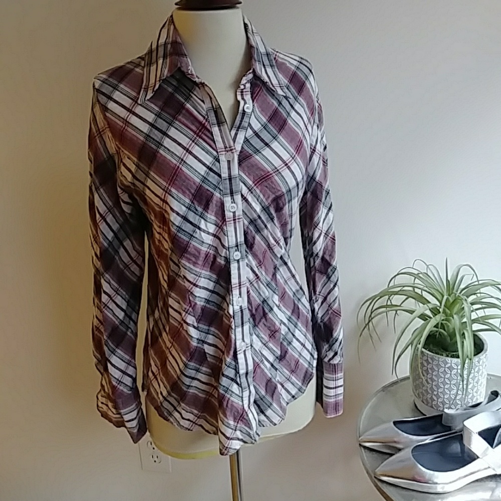 St. John's bay long sleeve button down top szM